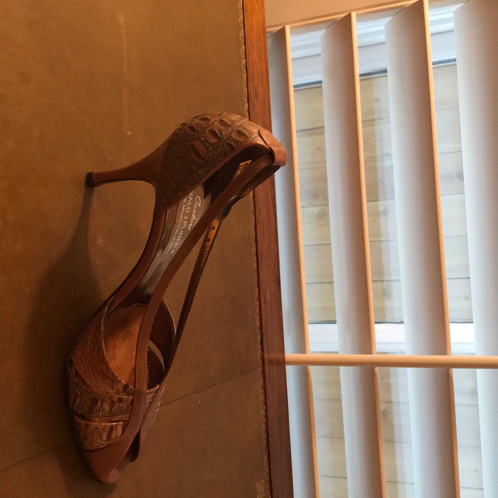 Donald J Pliner Shoes